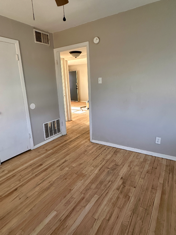 212 S Fillmore St #B - Photo 3 of 10