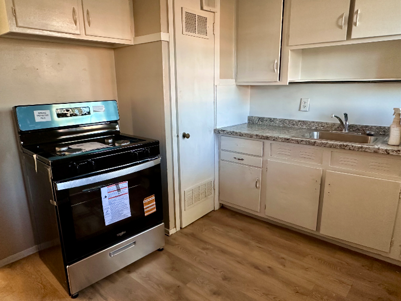 212 S Fillmore St #B - Photo 4 of 10