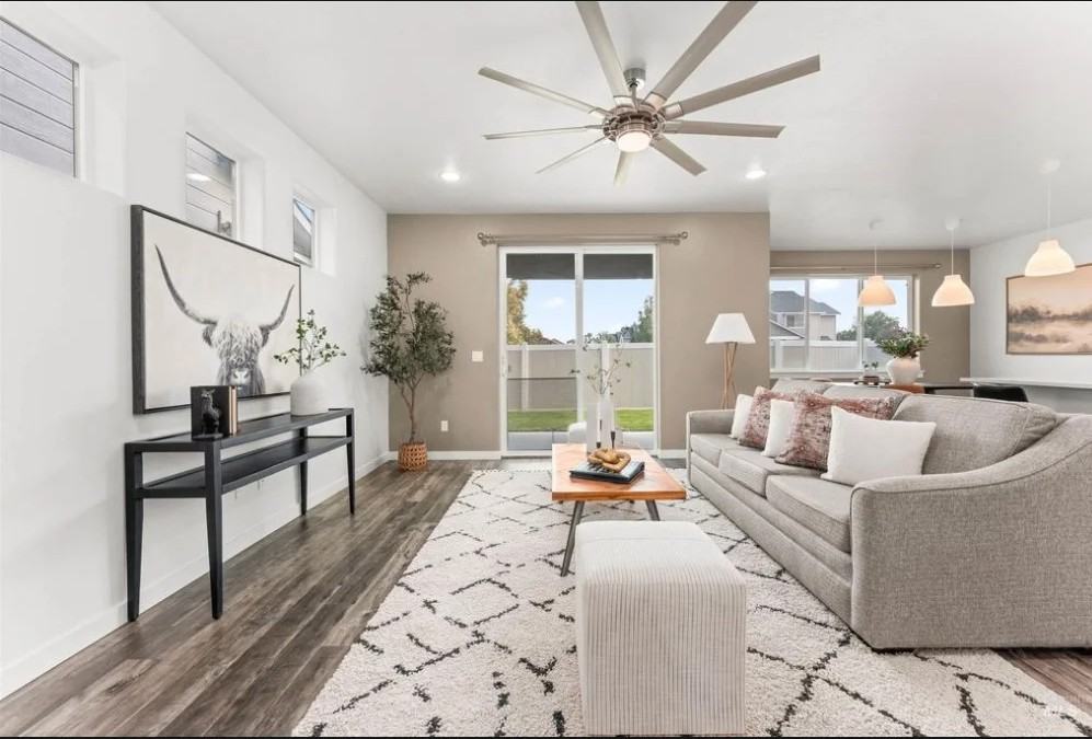 1983 W Bella Ln - Photo 4 of 22