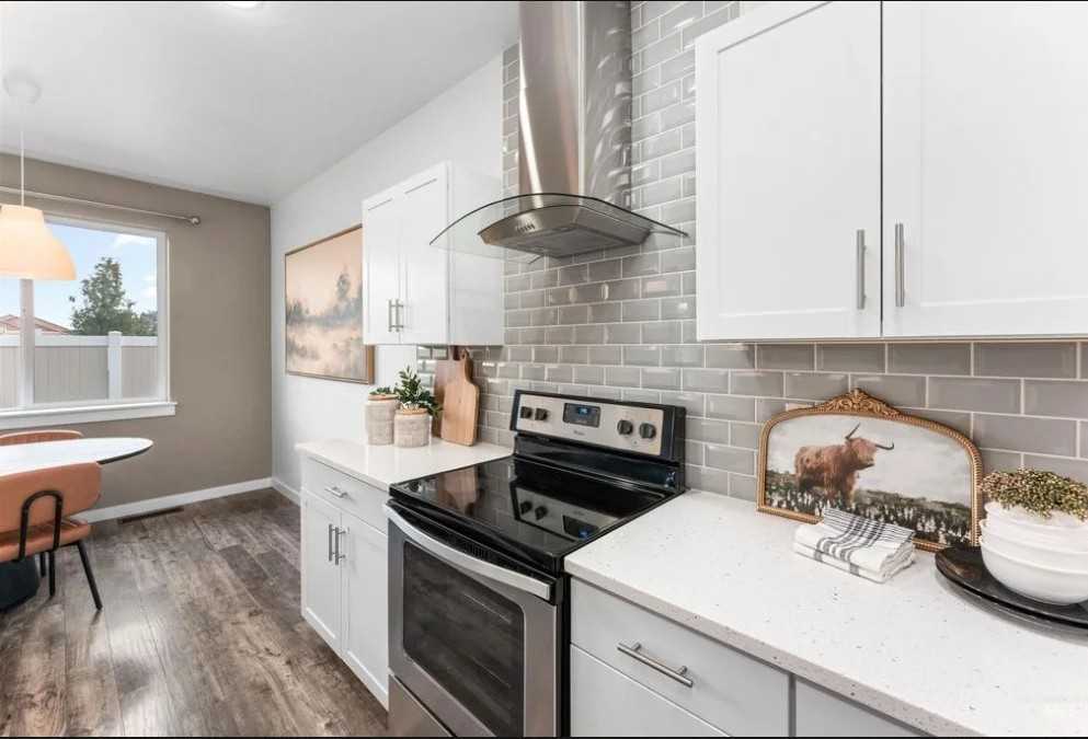 1983 W Bella Ln - Photo 6 of 22