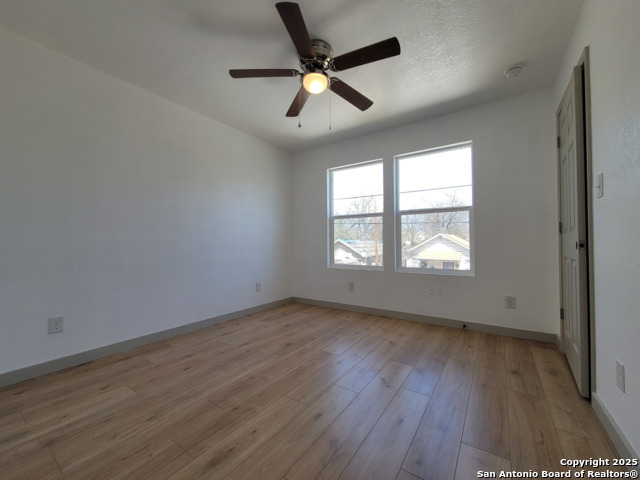 120 Henry St - Photo 5 of 15