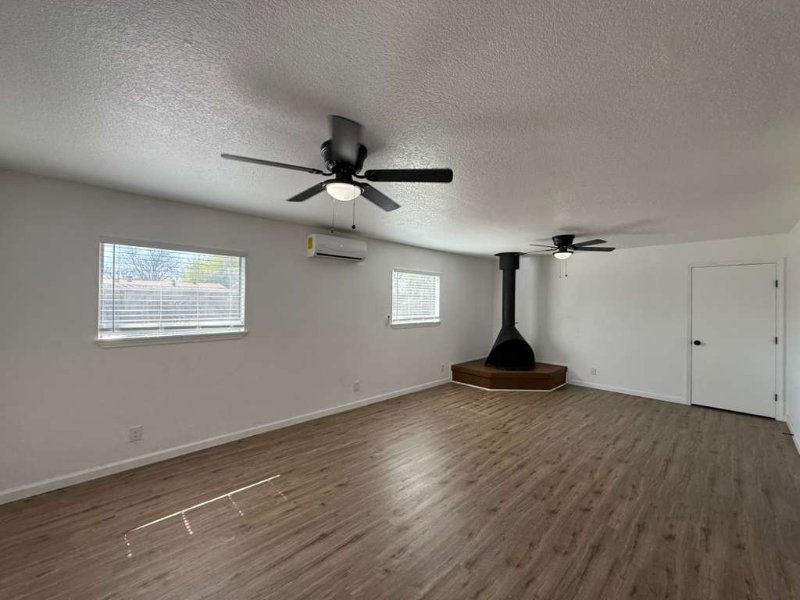 230 Craigmont Ln - Photo 4 of 19