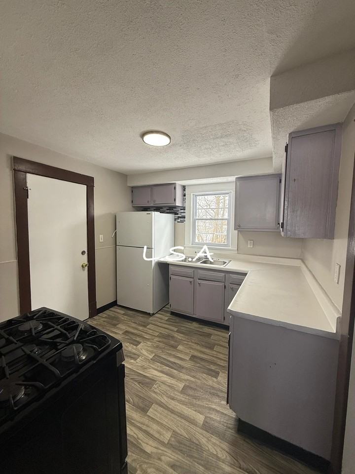 17421 Broadway Ave - Photo 7 of 14