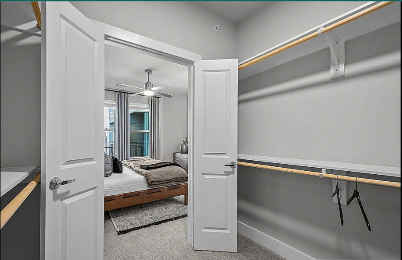 2200 E. Shbusiness #5071 - Photo 5 of 16