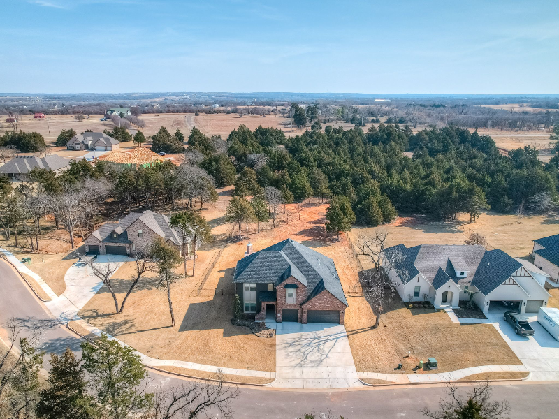8322 Robin Way - Photo 2 of 20