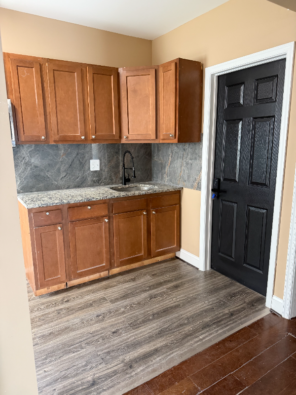 4217 Moravia Rd - Photo 3 of 15