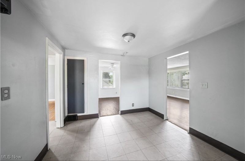 1369 Adelaide Ave Se #2 - Photo 3 of 9