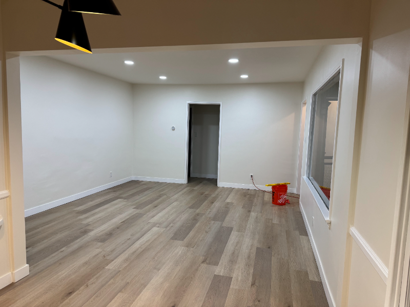 13345 Burbank Blvd - Photo 5 of 12