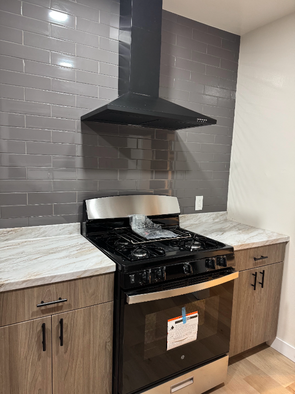 13345 Burbank Blvd - Photo 7 of 12