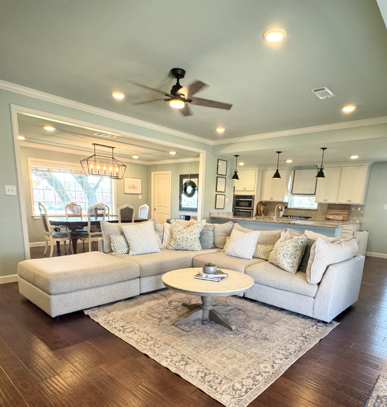 880 Estelle Ln - Photo 3 of 14