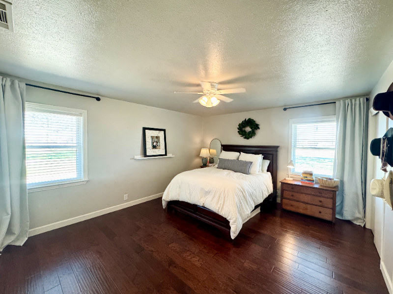 880 Estelle Ln - Photo 5 of 14