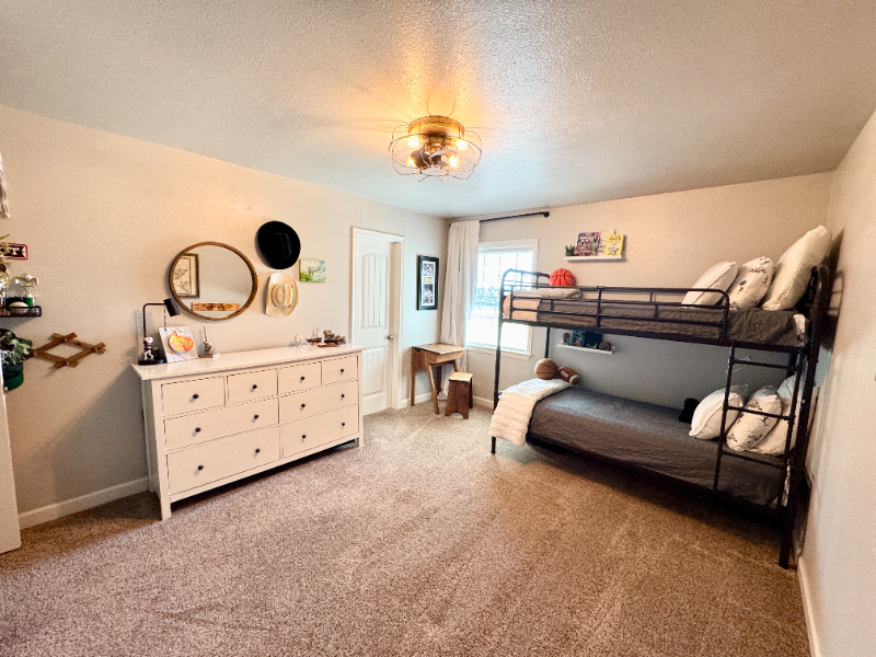 880 Estelle Ln - Photo 7 of 14