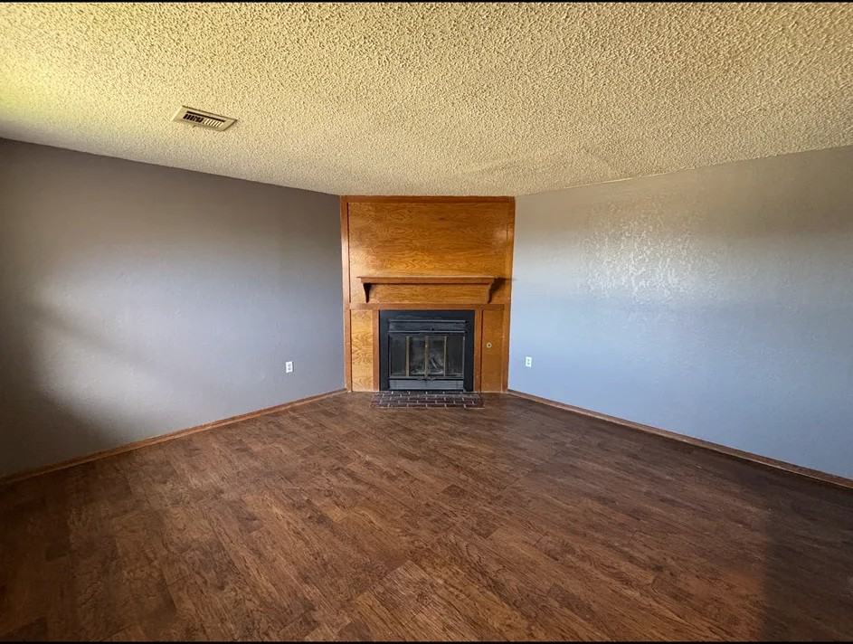 2508 Ne Dearborn Ave - Photo 2 of 10