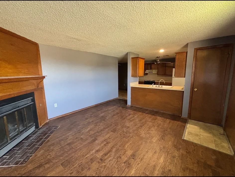 2508 Ne Dearborn Ave - Photo 3 of 10