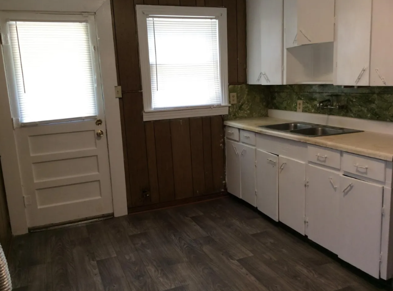 5915 Henderson Ave - Photo 3 of 4