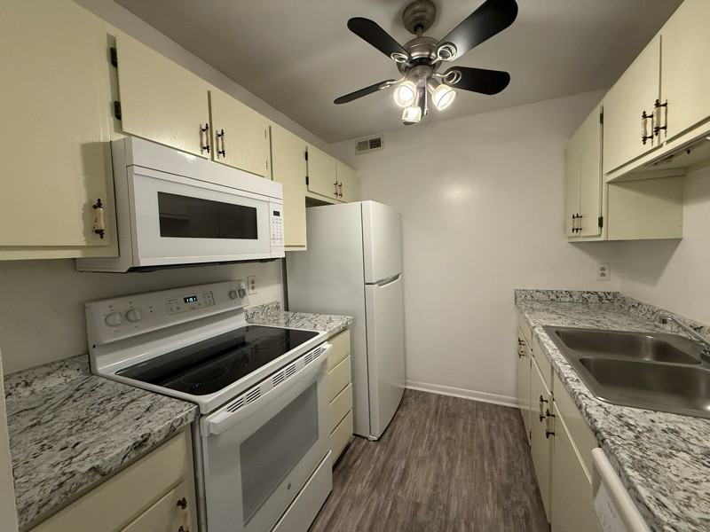 514 N Petway St #308 - Photo 4 of 17