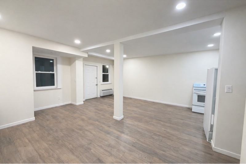 11 Webster Ave #10 - Photo 2 of 5