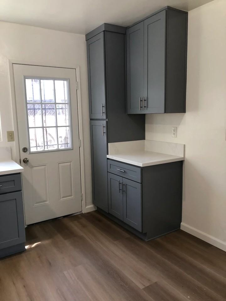 13352 Downey Ave - Photo 2 of 5