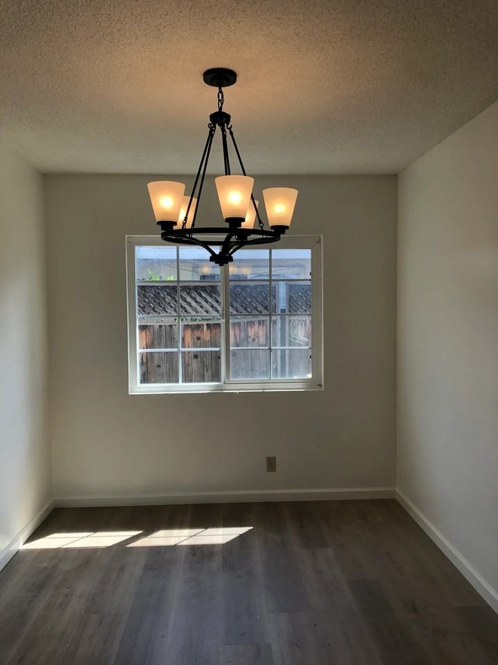 13352 Downey Ave - Photo 3 of 5