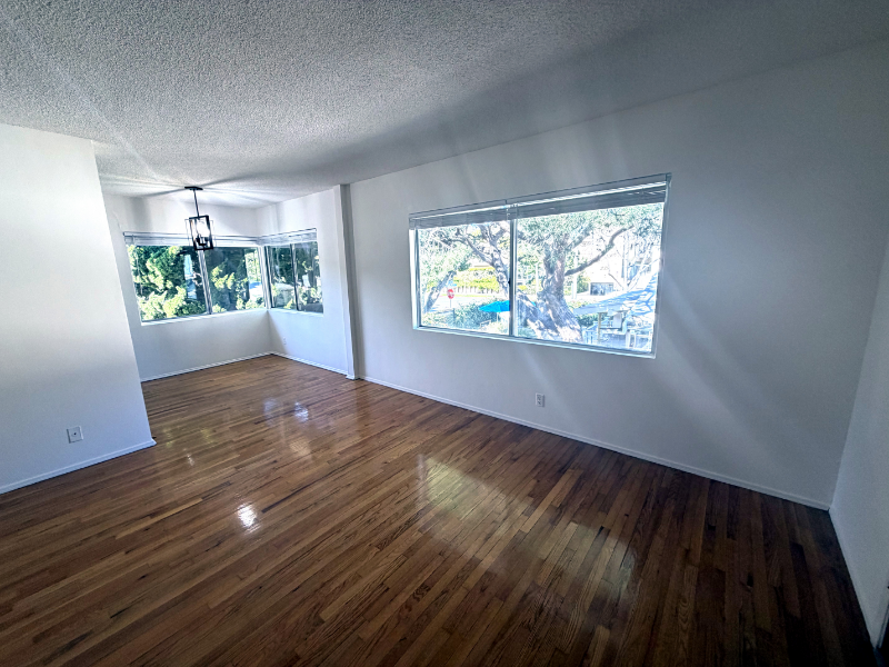 807 3rd St #E - Photo 3 of 18