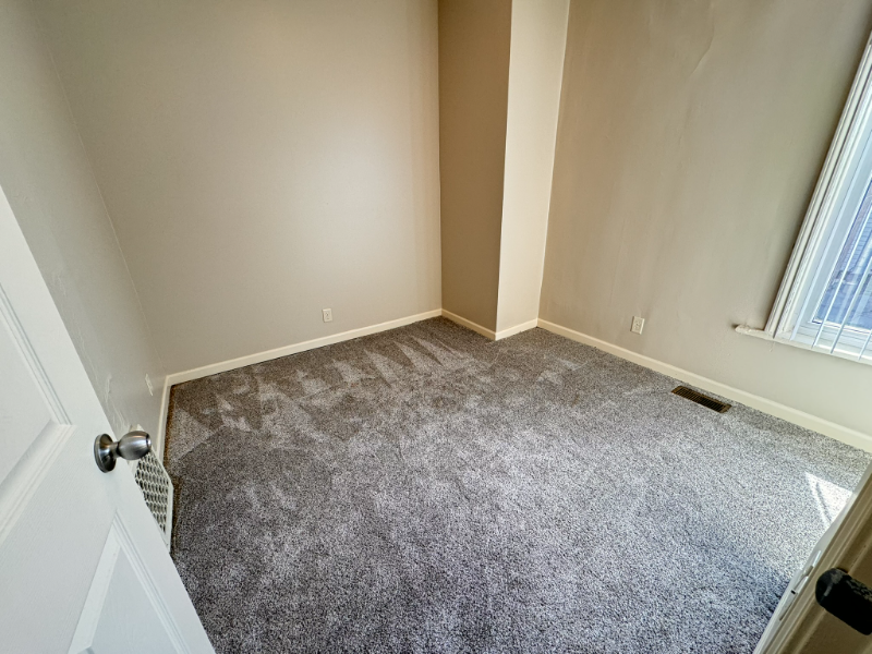 925 S 14th St - Photo 5 of 10