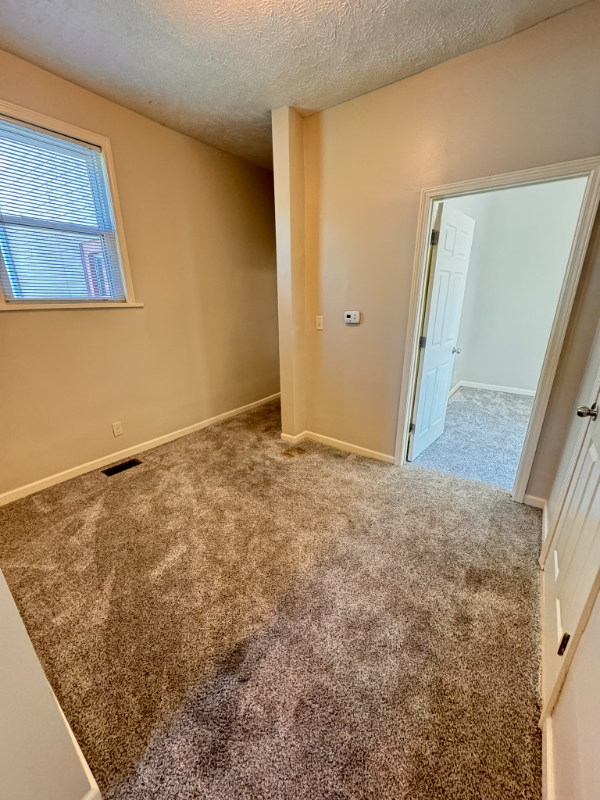 925 S 14th St - Photo 6 of 10