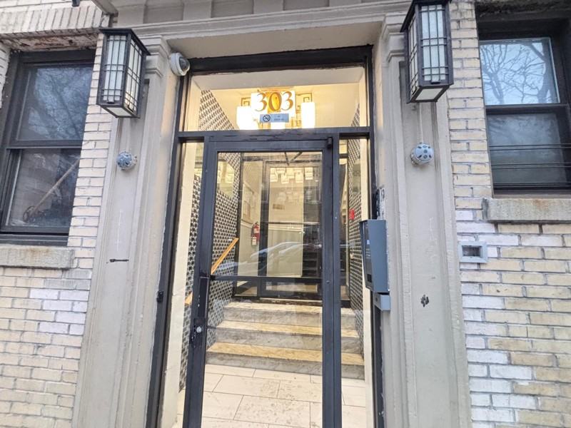 303 58th St - Photo 2 of 8