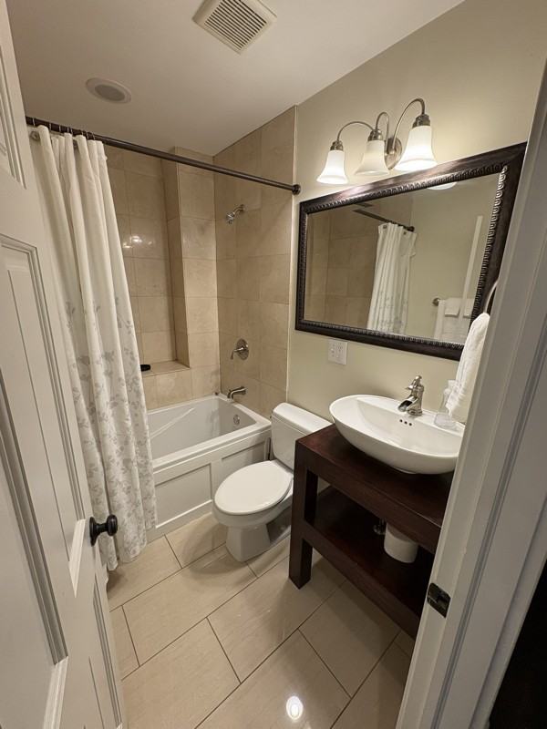 3049 N Leavitt St #2 - Photo 6 of 18