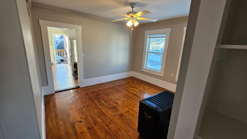 244 Notre Dame Ave #3 - Photo 4 of 6