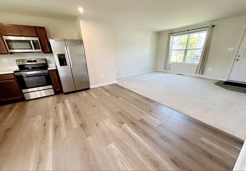 83 Charlotte St - Photo 3 of 20