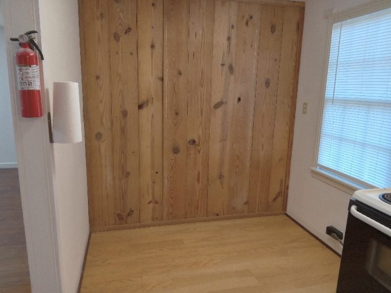 207 E Grand St #A - Photo 6 of 11