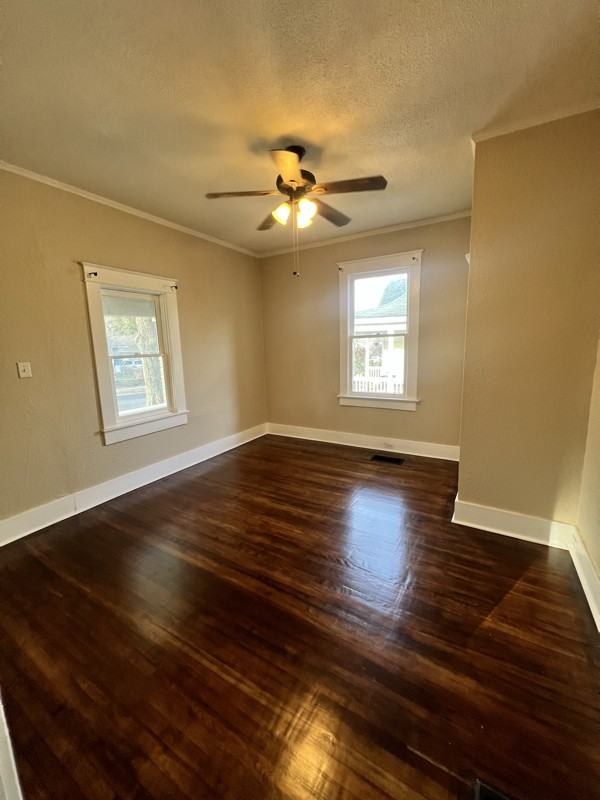 1994 Manila Ave - Photo 5 of 18