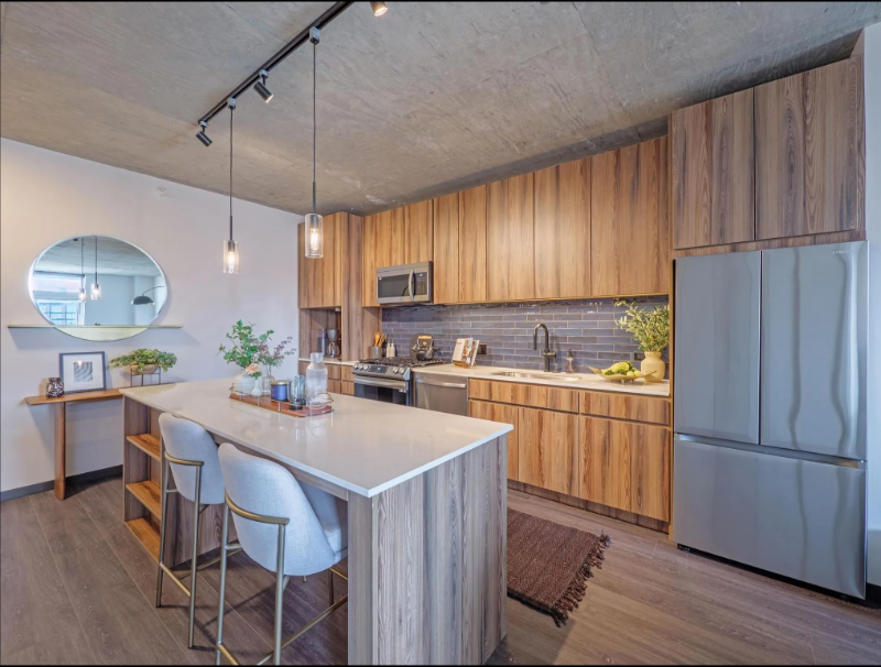 152 N Ashland Ave - Photo 2 of 19