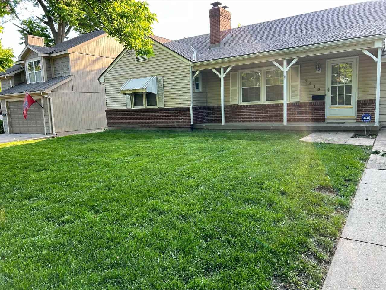 7416 Walmer St - Photo 2 of 9