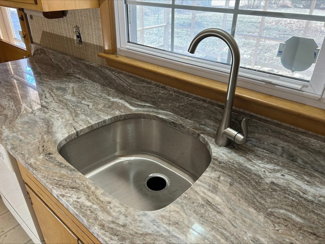 7416 Walmer St - Photo 5 of 9