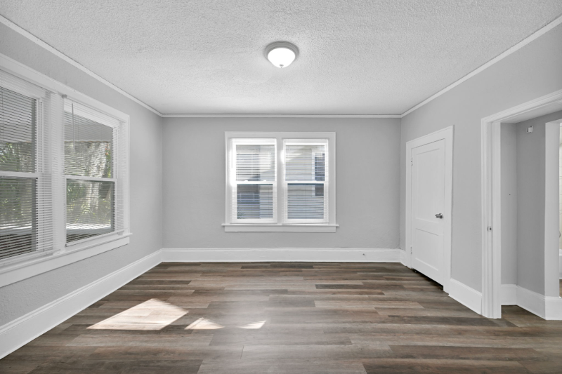 326 Basswood St - Photo 7 of 20