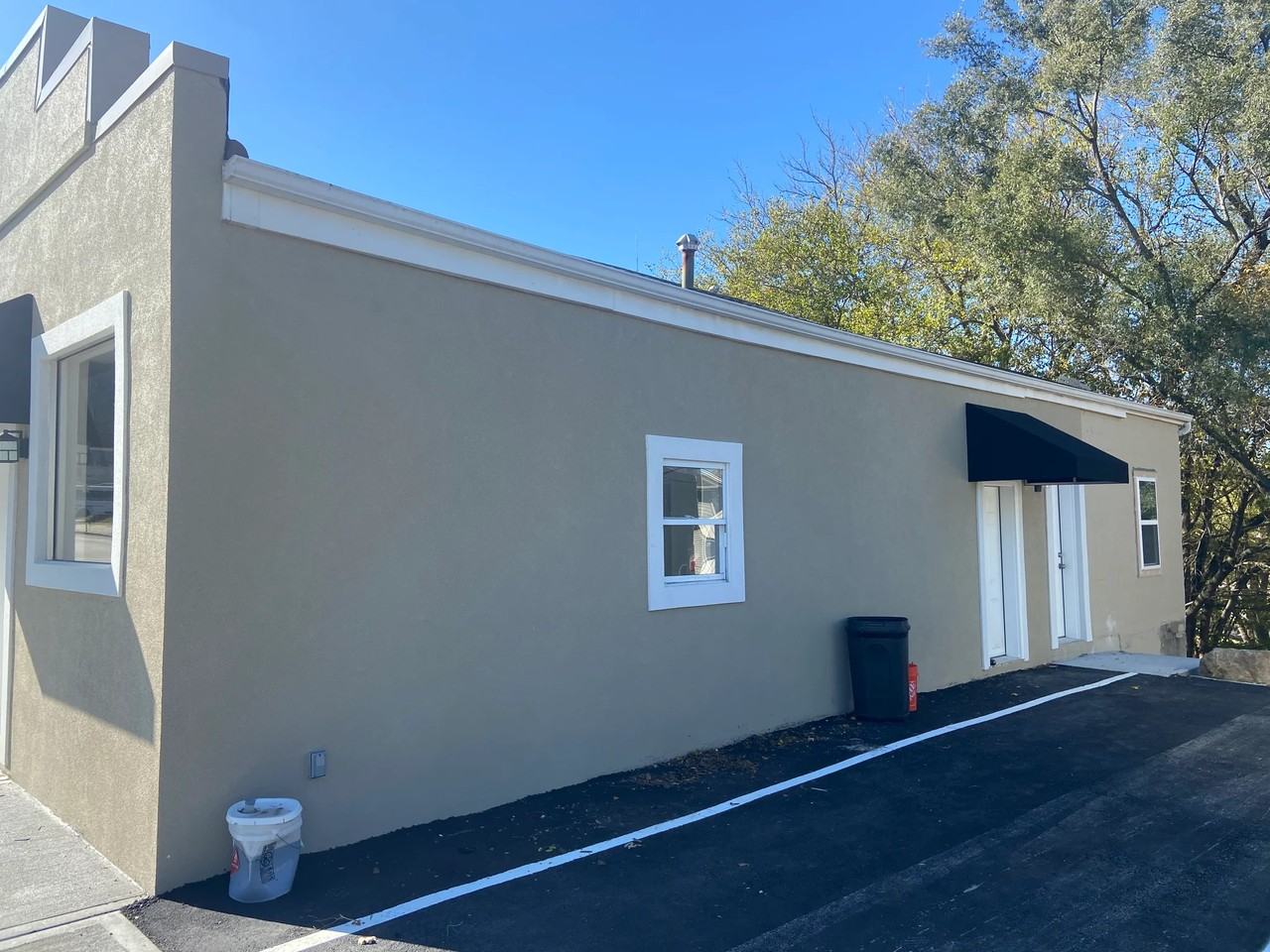 302 N Independence St - Photo 7 of 8