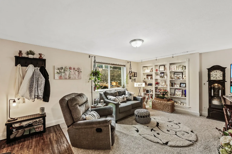 1109 S Walnut St #5 - Photo 3 of 14