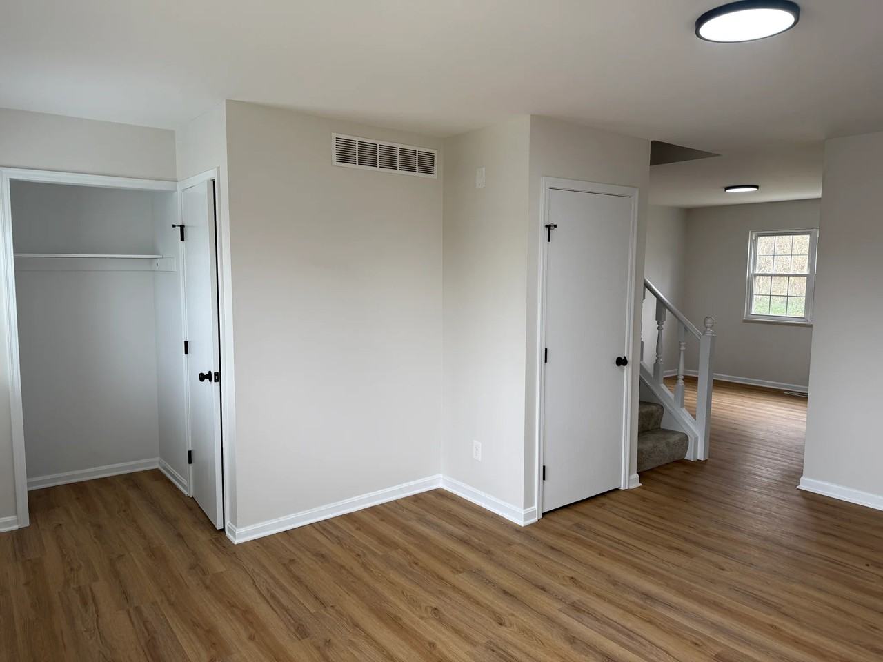 951 Villaview Ct - Photo 2 of 21