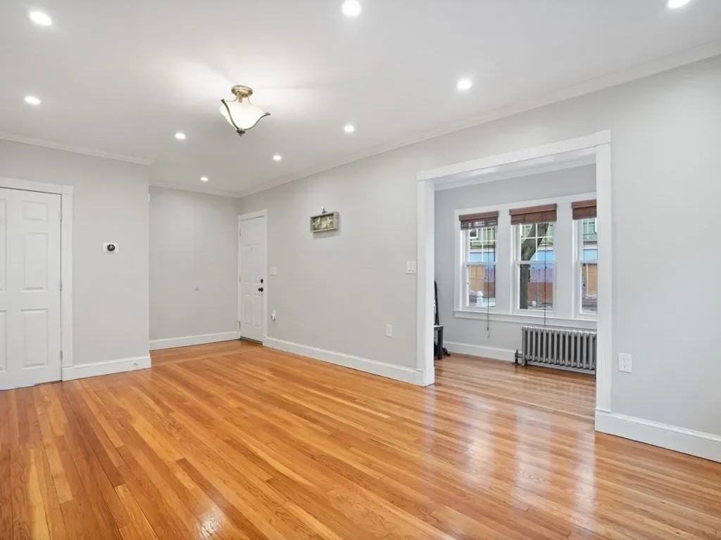 118 Broadway - Photo 3 of 9