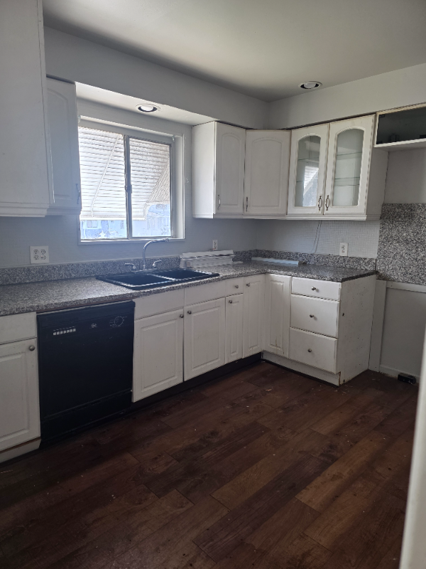 16805 Lipton Ave - Photo 4 of 9