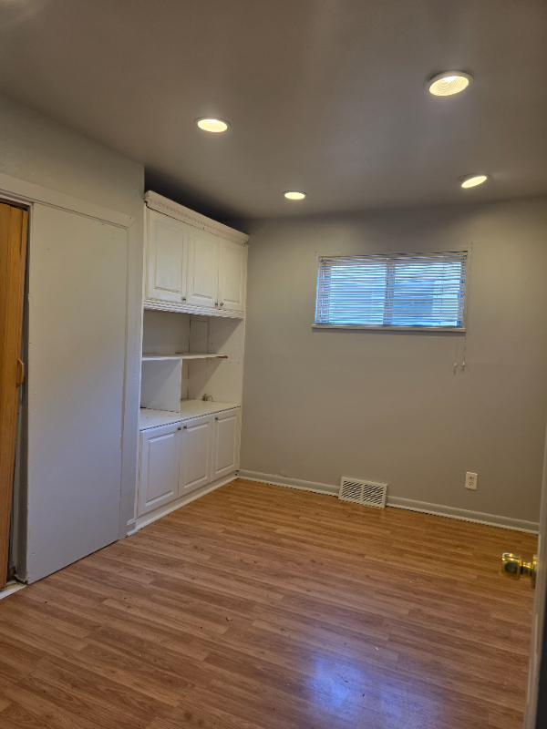 16805 Lipton Ave - Photo 6 of 9