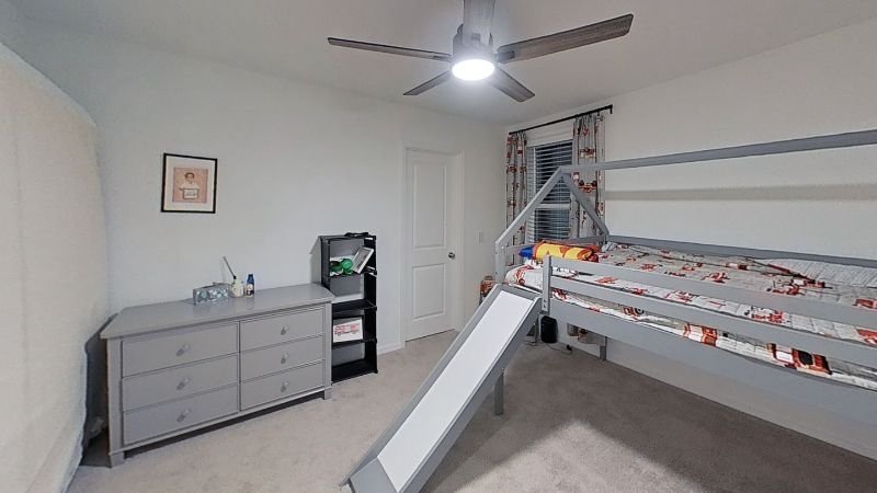 2138 Derwent Dr - Photo 4 of 8