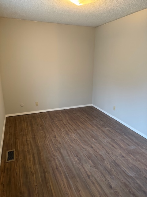 915 W Shenandoah Dr - Photo 6 of 10