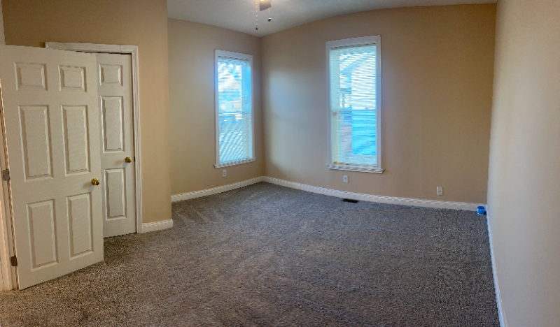 1637 Hoefgen St - Photo 3 of 10