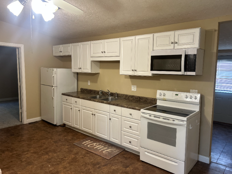 1637 Hoefgen St - Photo 5 of 10