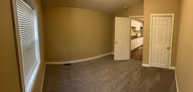 1637 Hoefgen St - Photo 6 of 10