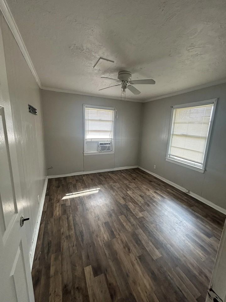 2803 7th St - Photo 5 of 9