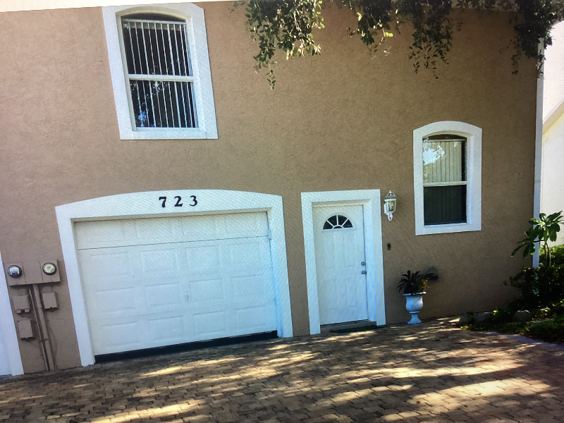 723 Laurel Bay Cir - Photo 2 of 13