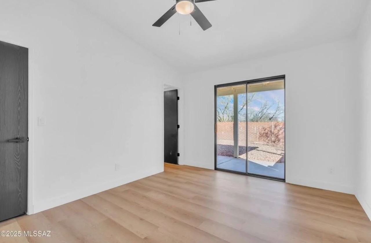 980 N Solar Dr - Photo 2 of 20